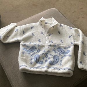 NWOT American Eagle printed Sherpa pullover.